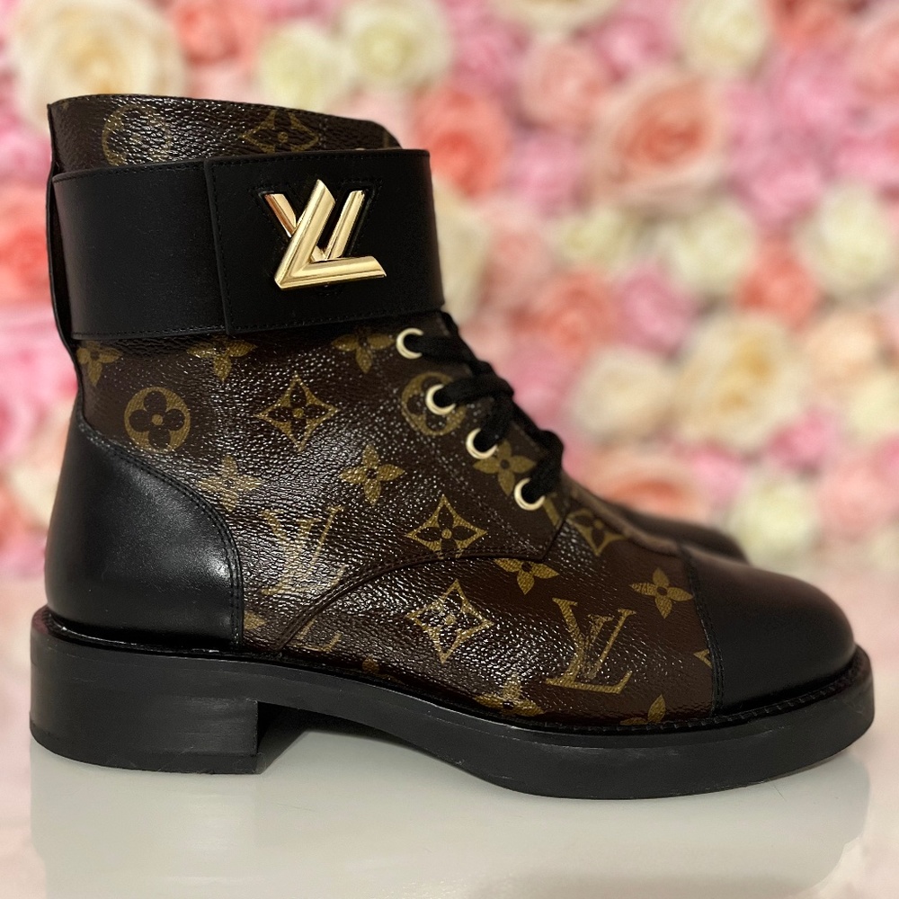 LOUIS VUITTON Wonderland boots